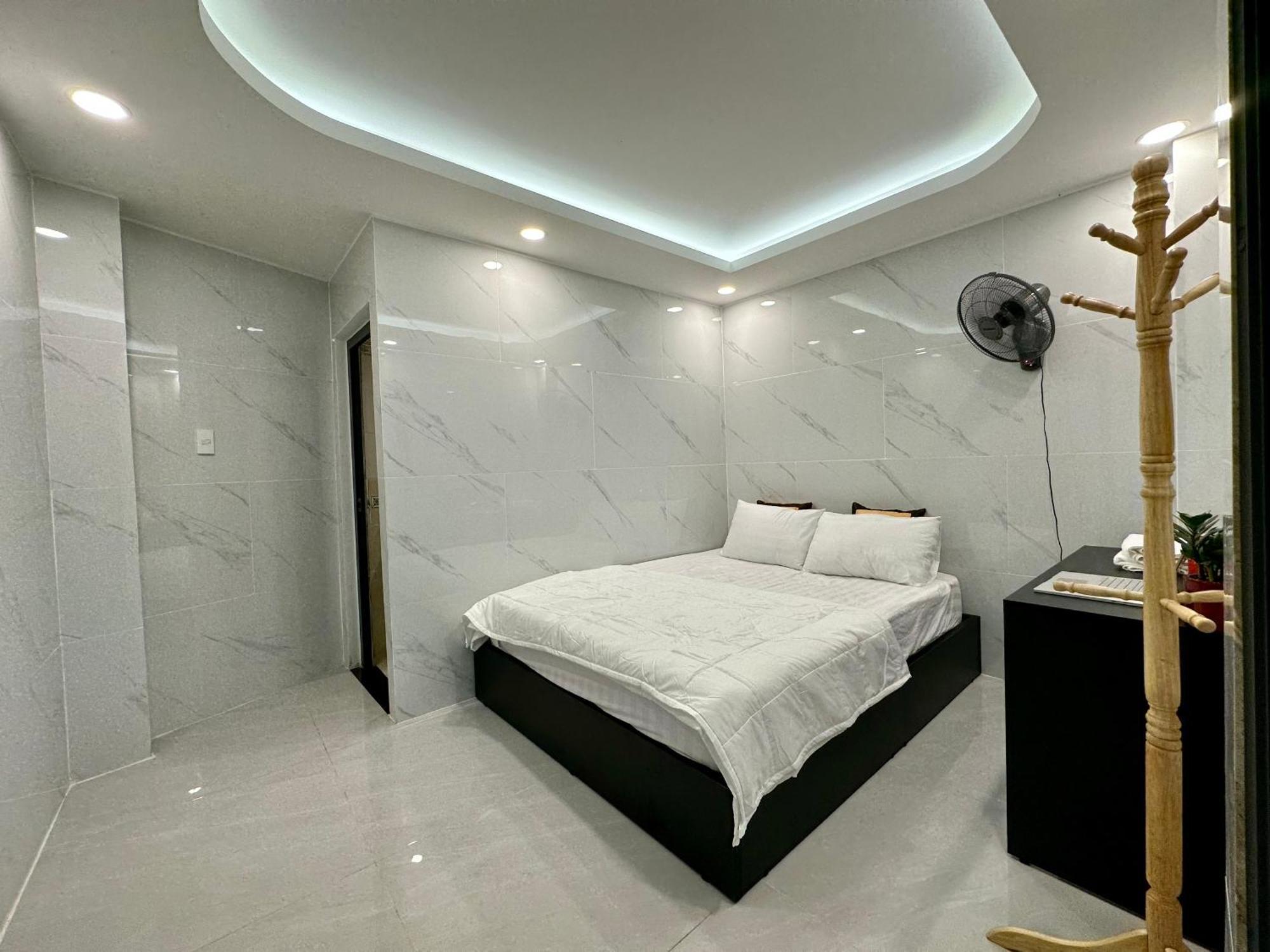 Victoria Hotel 2*